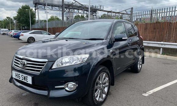Nunua Ilio tumika Toyota RAV4 Nyeusi Gari ndani ya Kampala nchini Uganda Nunua Ilio tumika Toyota RAV4 Nyeusi Gari ndani ya Kampala nchini Uganda