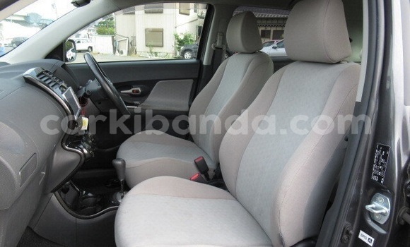 Buy Used Toyota IST Beige Car in Kampala in Uganda Buy Used Toyota IST Beige Car in Kampala in Uganda