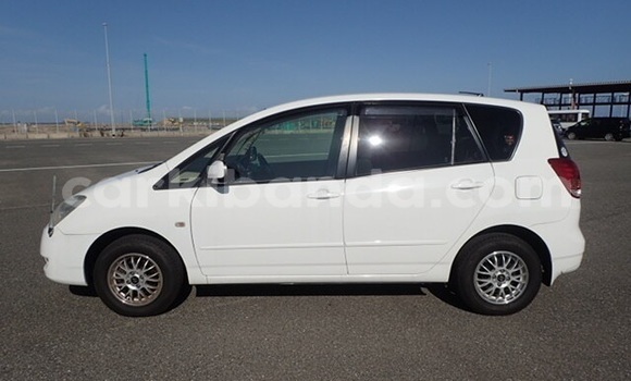 Gura Yakoze Toyota Spacio White Imodoka i Kampala mu Uganda Gura Yakoze Toyota Spacio White Imodoka i Kampala mu Uganda