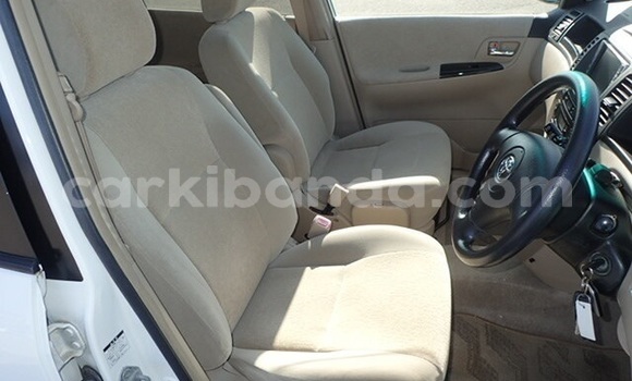 Gura Yakoze Toyota Spacio White Imodoka i Kampala mu Uganda Gura Yakoze Toyota Spacio White Imodoka i Kampala mu Uganda