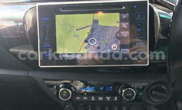 Nunua Ilio tumika Toyota Hilux Nyeupe Gari ndani ya Kampala nchini Uganda Nunua Ilio tumika Toyota Hilux Nyeupe Gari ndani ya Kampala nchini Uganda