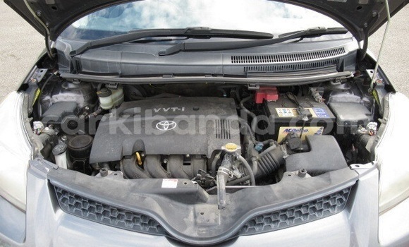 Gura Yakoze Toyota IST Beige Imodoka i Kampala mu Uganda Gura Yakoze Toyota IST Beige Imodoka i Kampala mu Uganda