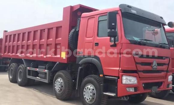 Nunua Mpya Howo Sinotruk Nyekundu Lori ndani ya Kampala nchini Uganda