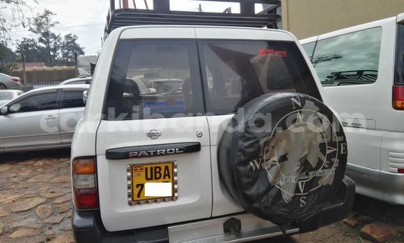 Buy Used Nissan Patrol White Car in Kampala in Uganda Buy Used Nissan Patrol White Car in Kampala in Uganda
