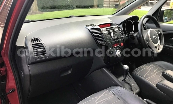 Nunua Ilio tumika Kia Venga Nyekundu Gari ndani ya Kampala nchini Uganda Nunua Ilio tumika Kia Venga Nyekundu Gari ndani ya Kampala nchini Uganda