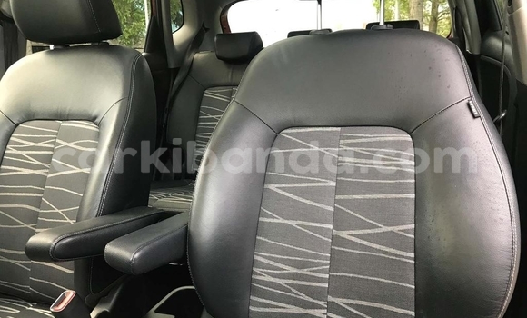 Nunua Ilio tumika Kia Venga Nyekundu Gari ndani ya Kampala nchini Uganda Nunua Ilio tumika Kia Venga Nyekundu Gari ndani ya Kampala nchini Uganda