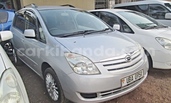 Nunua Ilio tumika Toyota Spacio Fedha Gari ndani ya Kampala nchini Uganda Nunua Ilio tumika Toyota Spacio Fedha Gari ndani ya Kampala nchini Uganda