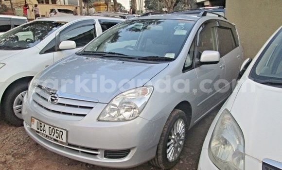 Nunua Ilio tumika Toyota Spacio Fedha Gari ndani ya Kampala nchini Uganda Nunua Ilio tumika Toyota Spacio Fedha Gari ndani ya Kampala nchini Uganda