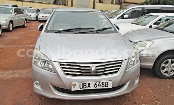Gura Yakoze Toyota Premio Silver Imodoka i Kampala mu Uganda