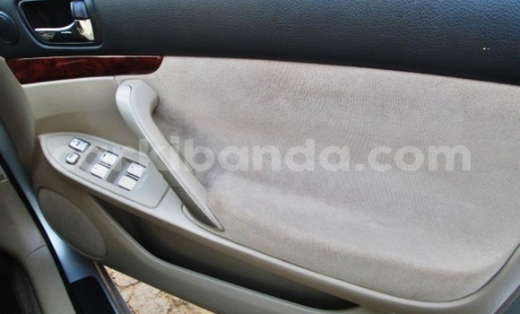 Nunua Ilio tumika Toyota Premio Fedha Gari ndani ya Kampala nchini Uganda Nunua Ilio tumika Toyota Premio Fedha Gari ndani ya Kampala nchini Uganda