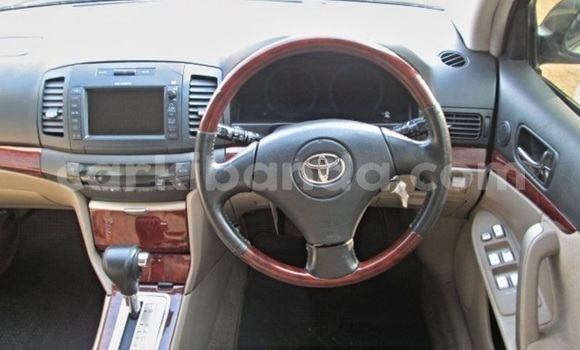 Nunua Ilio tumika Toyota Premio Fedha Gari ndani ya Kampala nchini Uganda Nunua Ilio tumika Toyota Premio Fedha Gari ndani ya Kampala nchini Uganda