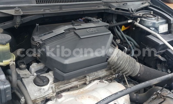 Nunua Ilio tumika Toyota RAV4 Fedha Gari ndani ya Kampala nchini Uganda Nunua Ilio tumika Toyota RAV4 Fedha Gari ndani ya Kampala nchini Uganda