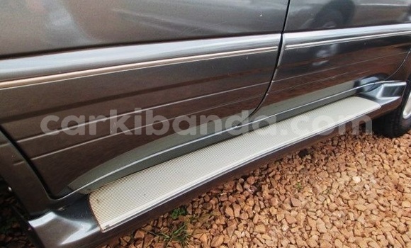 Nunua Ilio tumika Toyota Land Cruiser Fedha Gari ndani ya Kampala nchini Uganda Nunua Ilio tumika Toyota Land Cruiser Fedha Gari ndani ya Kampala nchini Uganda