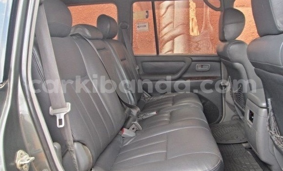 Nunua Ilio tumika Toyota Land Cruiser Fedha Gari ndani ya Kampala nchini Uganda Nunua Ilio tumika Toyota Land Cruiser Fedha Gari ndani ya Kampala nchini Uganda