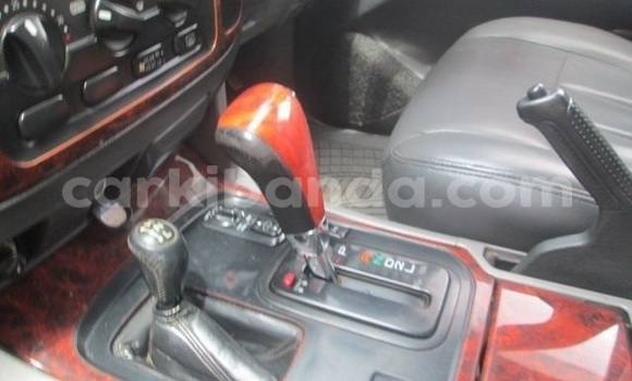 Nunua Ilio tumika Toyota Land Cruiser Fedha Gari ndani ya Kampala nchini Uganda Nunua Ilio tumika Toyota Land Cruiser Fedha Gari ndani ya Kampala nchini Uganda