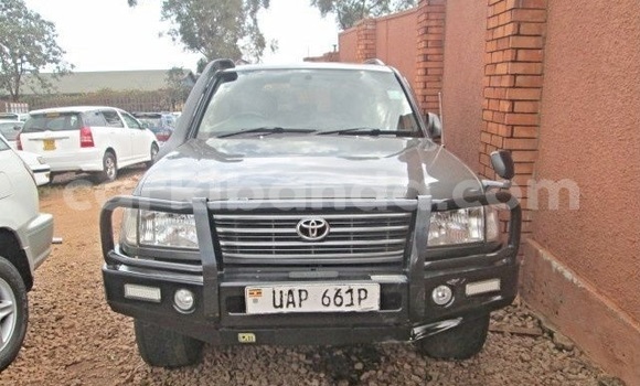 Nunua Ilio tumika Toyota Land Cruiser Fedha Gari ndani ya Kampala nchini Uganda Nunua Ilio tumika Toyota Land Cruiser Fedha Gari ndani ya Kampala nchini Uganda
