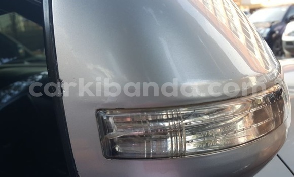 Nunua Ilio tumika Toyota Land Cruiser Prado Fedha Gari ndani ya Kampala nchini Uganda Nunua Ilio tumika Toyota Land Cruiser Prado Fedha Gari ndani ya Kampala nchini Uganda
