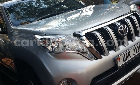Nunua Ilio tumika Toyota Land Cruiser Prado Fedha Gari ndani ya Kampala nchini Uganda Nunua Ilio tumika Toyota Land Cruiser Prado Fedha Gari ndani ya Kampala nchini Uganda