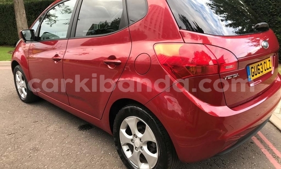 Nunua Ilio tumika Kia Venga Nyekundu Gari ndani ya Kampala nchini Uganda Nunua Ilio tumika Kia Venga Nyekundu Gari ndani ya Kampala nchini Uganda