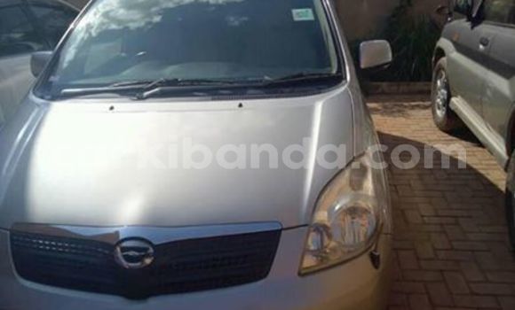 Nunua Ilio tumika Toyota Spacio Fedha Gari ndani ya Kampala nchini Uganda Nunua Ilio tumika Toyota Spacio Fedha Gari ndani ya Kampala nchini Uganda