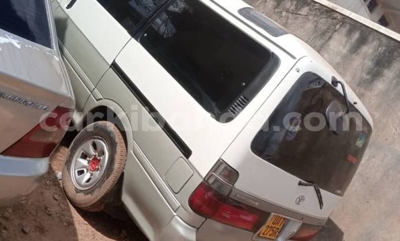 Buy Used Toyota Hiace White Car in Adjumani in Northern Buy Used Toyota Hiace White Car in Adjumani in Northern