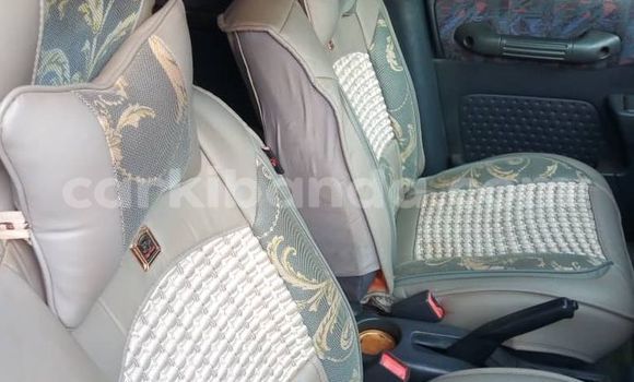 Acheter Occasion Voiture Toyota RAV4 Gris à Adjumani, Nord Acheter Occasion Voiture Toyota RAV4 Gris à Adjumani, Nord