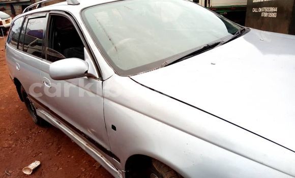 Gura Yakoze Toyota Caldina Silver Imodoka i Adjumani mu Northern