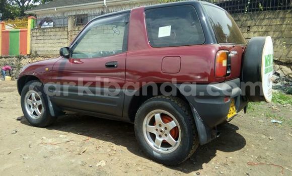Nunua Ilio tumika Toyota RAV4 Nyekundu Gari ndani ya Kampala nchini Uganda Nunua Ilio tumika Toyota RAV4 Nyekundu Gari ndani ya Kampala nchini Uganda