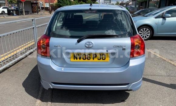 Nunua Ilio tumika Toyota Corolla Nyingine Gari ndani ya Kampala nchini Uganda Nunua Ilio tumika Toyota Corolla Nyingine Gari ndani ya Kampala nchini Uganda