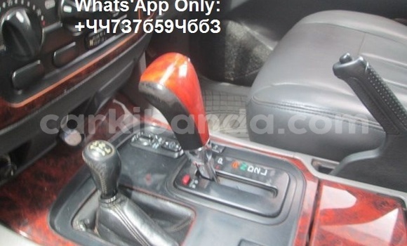 Gura Yakoze Toyota Land Cruiser Silver Imodoka i Kampala mu Uganda Gura Yakoze Toyota Land Cruiser Silver Imodoka i Kampala mu Uganda