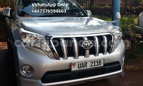 Nunua Ilio tumika Toyota Land Cruiser Prado Fedha Gari ndani ya Kampala nchini Uganda