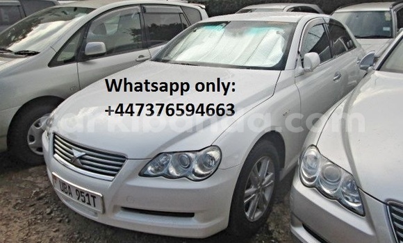 Gura Yakoze Toyota Mark X White Imodoka i Kampala mu Uganda Gura Yakoze Toyota Mark X White Imodoka i Kampala mu Uganda