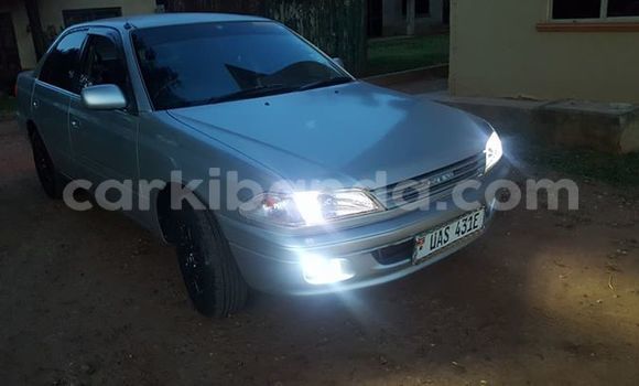 Nunua Ilio tumika Toyota Carina Fedha Gari ndani ya Kampala nchini Uganda Nunua Ilio tumika Toyota Carina Fedha Gari ndani ya Kampala nchini Uganda