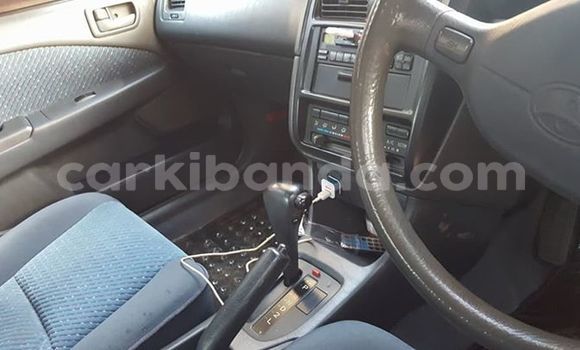 Nunua Ilio tumika Toyota Carina Fedha Gari ndani ya Kampala nchini Uganda Nunua Ilio tumika Toyota Carina Fedha Gari ndani ya Kampala nchini Uganda