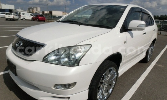 Nunua Ilio tumika Toyota Harrier Nyeupe Gari ndani ya Kampala nchini Uganda Nunua Ilio tumika Toyota Harrier Nyeupe Gari ndani ya Kampala nchini Uganda