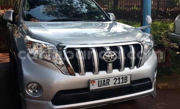 Gura Yakoze Toyota Land Cruiser Prado Silver Imodoka i Kampala mu Uganda Gura Yakoze Toyota Land Cruiser Prado Silver Imodoka i Kampala mu Uganda