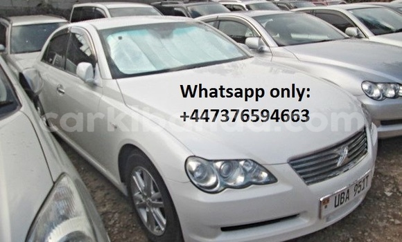Gura Yakoze Toyota Mark X White Imodoka i Kampala mu Uganda Gura Yakoze Toyota Mark X White Imodoka i Kampala mu Uganda