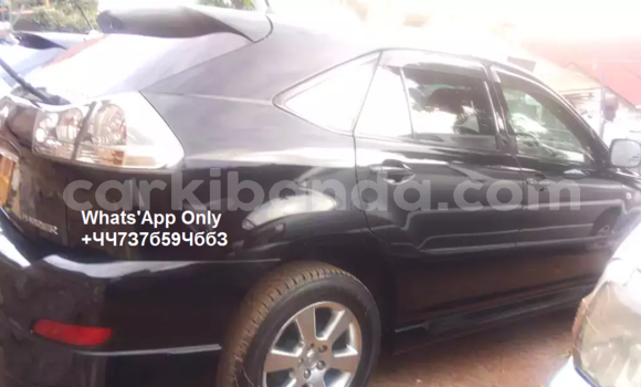 Gura Yakoze Toyota Harrier Black Imodoka i Kampala mu Uganda Gura Yakoze Toyota Harrier Black Imodoka i Kampala mu Uganda