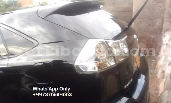 Gura Yakoze Toyota Harrier Black Imodoka i Kampala mu Uganda Gura Yakoze Toyota Harrier Black Imodoka i Kampala mu Uganda