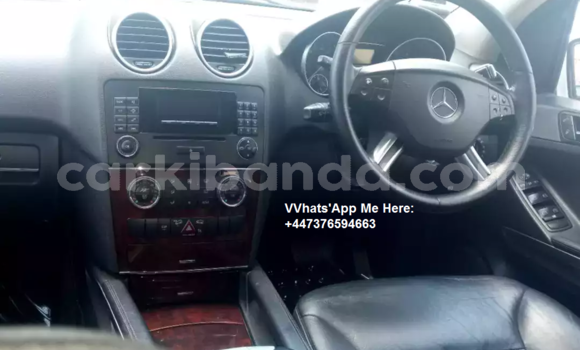 Gura Yakoze Mercedes‒Benz ML–Class Silver Imodoka i Kampala mu Uganda Gura Yakoze Mercedes‒Benz ML–Class Silver Imodoka i Kampala mu Uganda