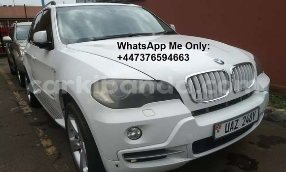 Gura Yakoze BMW X5 White Imodoka i Kampala mu Uganda Gura Yakoze BMW X5 White Imodoka i Kampala mu Uganda