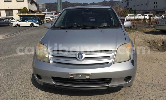 Gura Yakoze Toyota IST Silver Imodoka i Kampala mu Uganda Gura Yakoze Toyota IST Silver Imodoka i Kampala mu Uganda