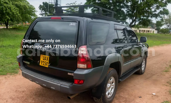 Gura Yakoze Toyota Hilux Black Imodoka i Kampala mu Uganda Gura Yakoze Toyota Hilux Black Imodoka i Kampala mu Uganda