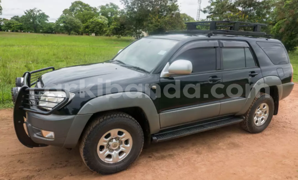 Gura Yakoze Toyota Hilux Black Imodoka i Kampala mu Uganda Gura Yakoze Toyota Hilux Black Imodoka i Kampala mu Uganda