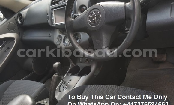 Gura Yakoze Toyota RAV4 Blue Imodoka i Kampala mu Uganda Gura Yakoze Toyota RAV4 Blue Imodoka i Kampala mu Uganda