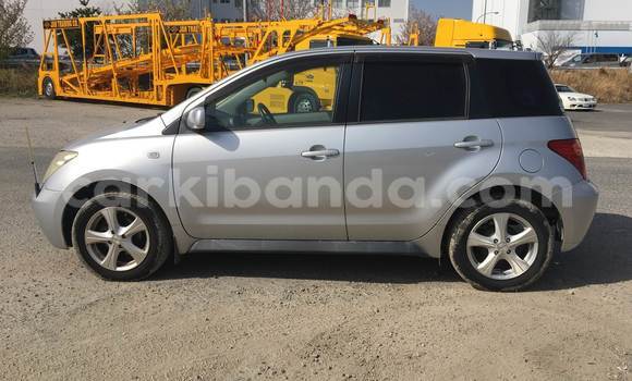 Gura Yakoze Toyota IST Silver Imodoka i Kampala mu Uganda Gura Yakoze Toyota IST Silver Imodoka i Kampala mu Uganda