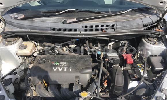 Gura Yakoze Toyota IST Silver Imodoka i Kampala mu Uganda Gura Yakoze Toyota IST Silver Imodoka i Kampala mu Uganda