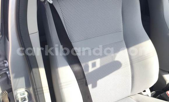 Gura Yakoze Toyota IST Silver Imodoka i Kampala mu Uganda Gura Yakoze Toyota IST Silver Imodoka i Kampala mu Uganda