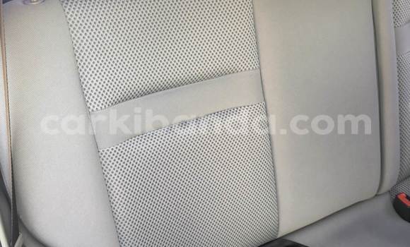 Gura Yakoze Toyota IST Silver Imodoka i Kampala mu Uganda Gura Yakoze Toyota IST Silver Imodoka i Kampala mu Uganda