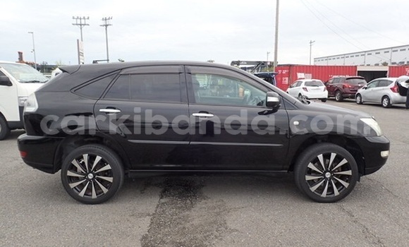 Gura Yakoze Toyota Harrier Black Imodoka i Kampala mu Uganda Gura Yakoze Toyota Harrier Black Imodoka i Kampala mu Uganda